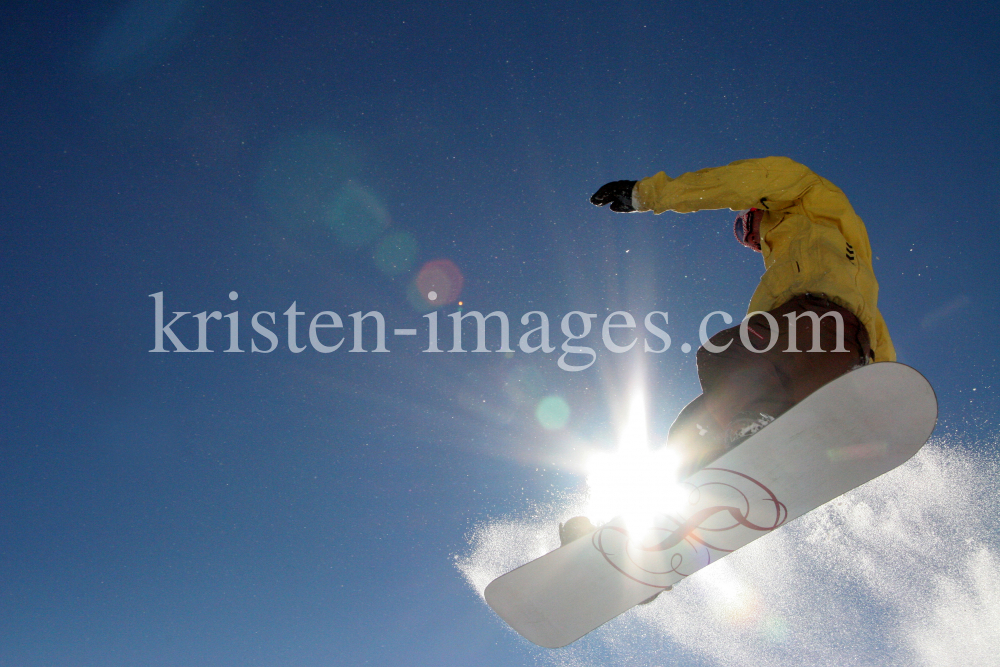 Snowboard Freestyle by kristen-images.com