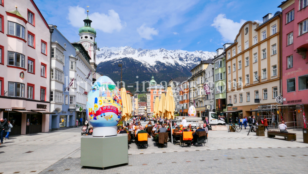 Ostern in der Maria-Theresien-Straße, Innsbruck, Tirol, Austria by kristen-images.com
