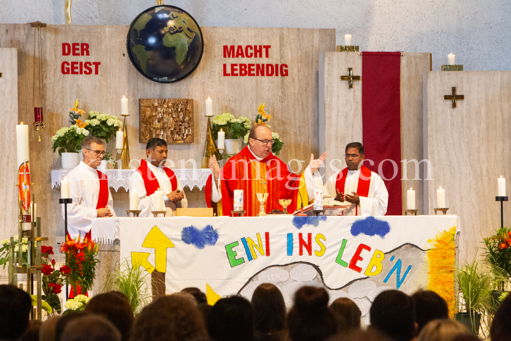 Firmung mit Bischof Hermann Glettler, Innsbruck by kristen-images.com