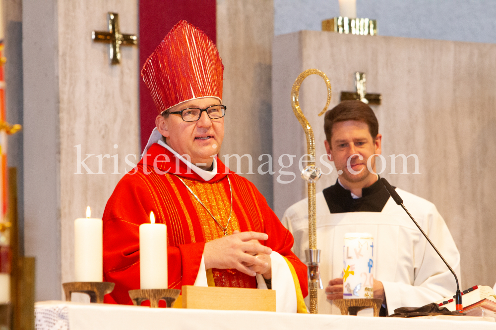 Firmung mit Bischof Hermann Glettler, Innsbruck by kristen-images.com