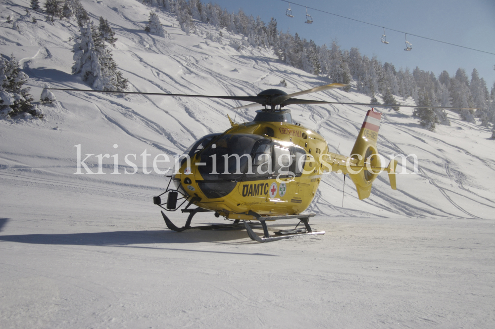 Rettungshubschrauber vom ÖAMTC by kristen-images.com