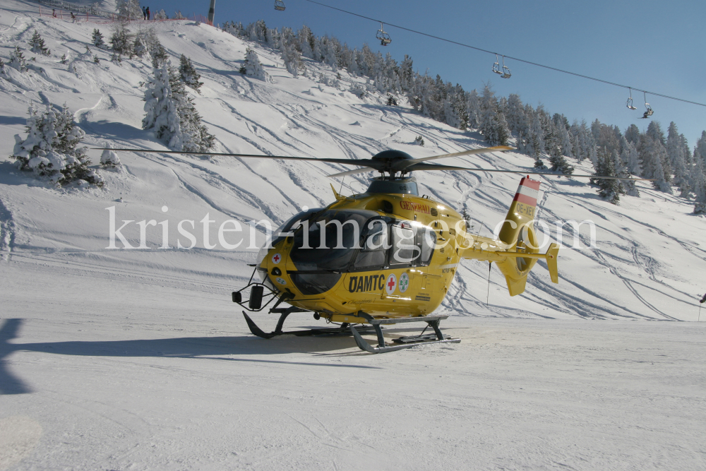 Rettungshubschrauber vom ÖAMTC by kristen-images.com