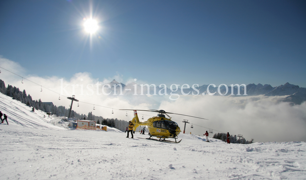 Rettungshubschrauber vom ÖAMTC by kristen-images.com