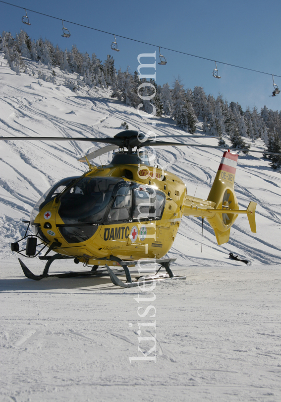 Rettungshubschrauber vom ÖAMTC by kristen-images.com