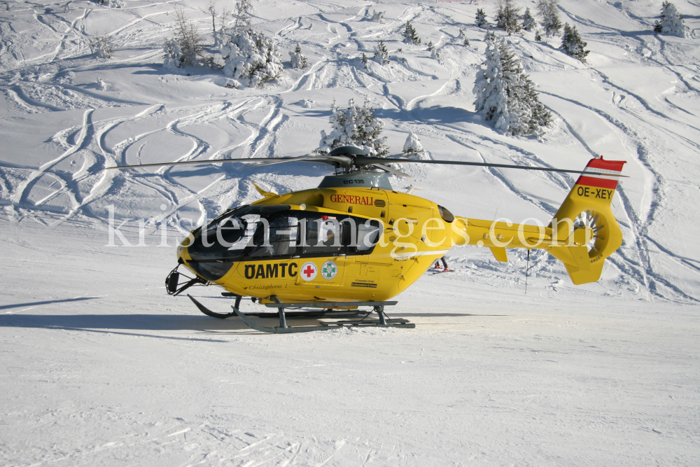 Rettungshubschrauber vom ÖAMTC by kristen-images.com