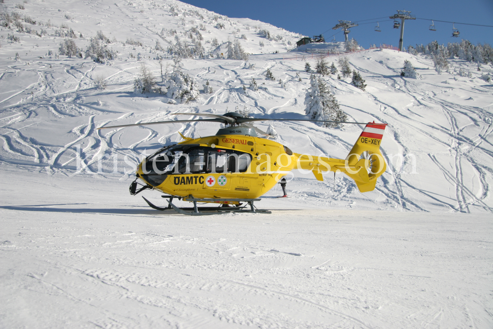 Rettungshubschrauber vom ÖAMTC by kristen-images.com