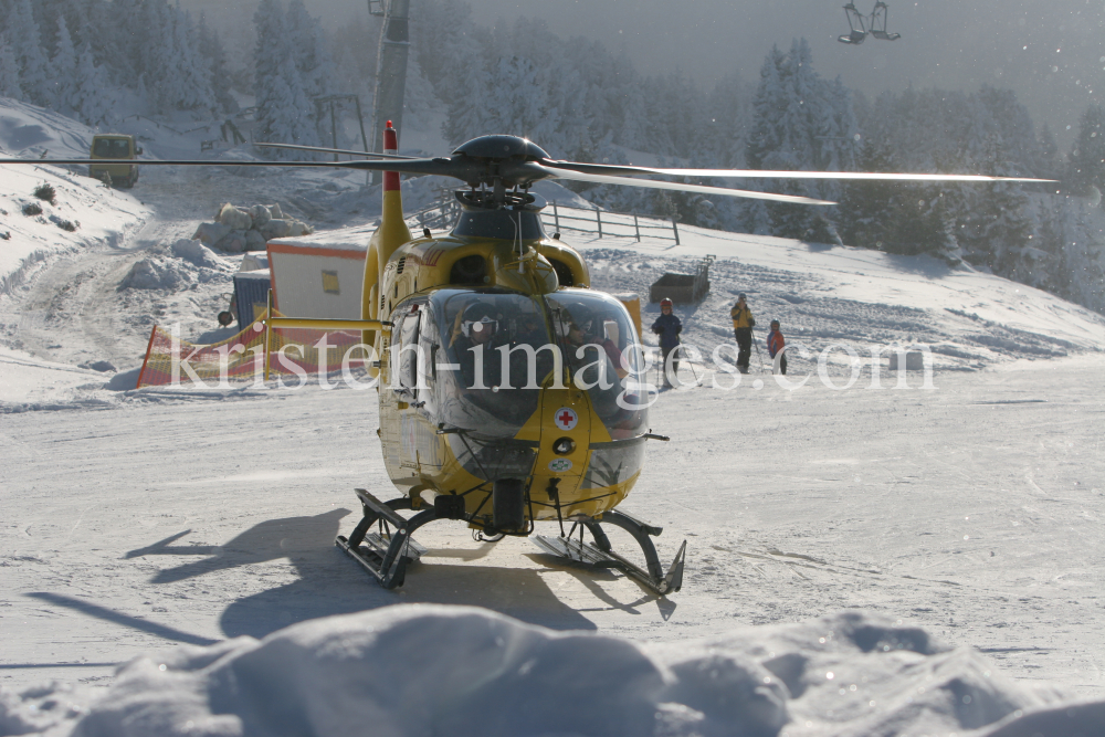 Rettungshubschrauber vom ÖAMTC by kristen-images.com