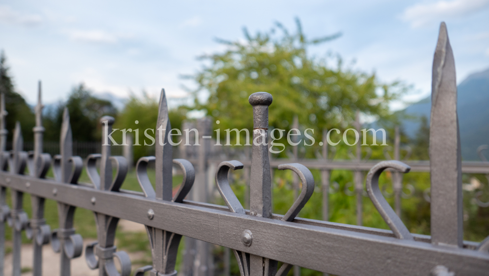 Zaun um die Wallfahrtskirche Maria Locherboden, Mötz, Mieminger Plateau by kristen-images.com