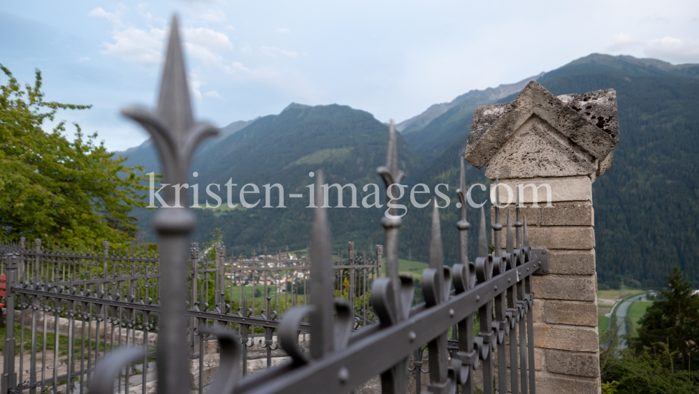 Zaun um die Wallfahrtskirche Maria Locherboden, Mötz, Mieminger Plateau by kristen-images.com