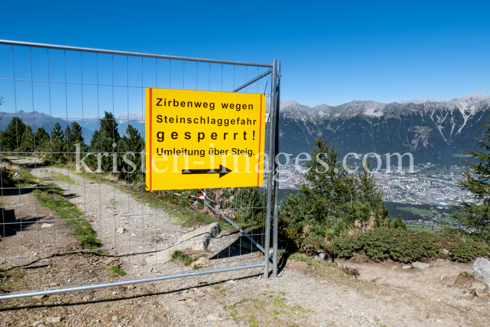 Patscherkofel, Umleitung wegen Bauarbeiten am Zirbenweg by kristen-images.com