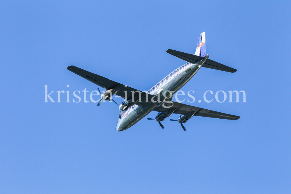 Flugzeug Douglas DC-6B von den Flying Bulls, Red Bull by kristen-images.com