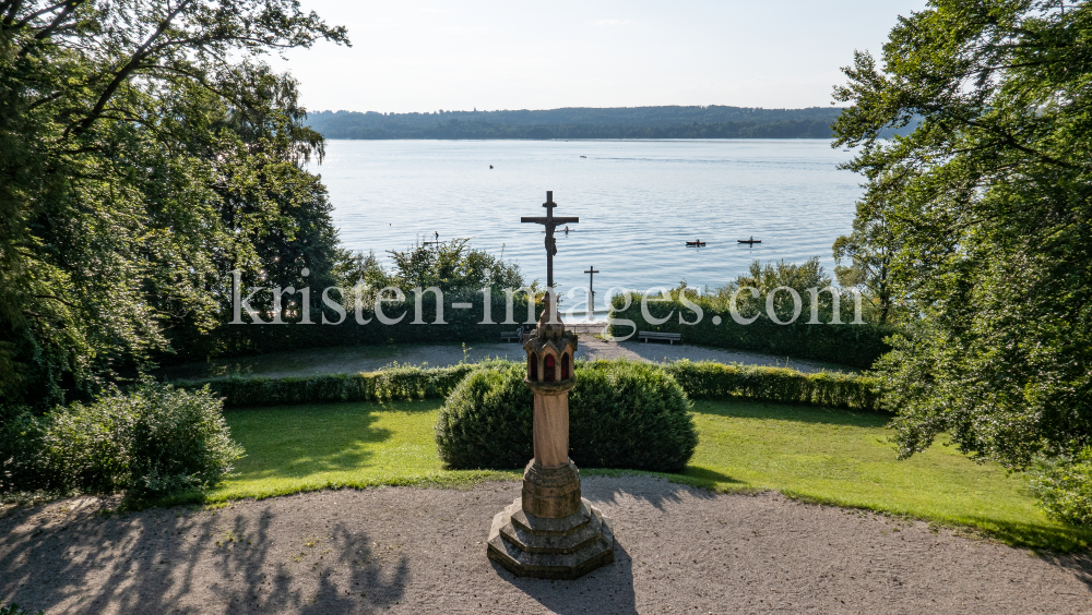 Starnberger See, Bayern, Deutschland / Gedenkstätte von König Ludwig II. by kristen-images.com