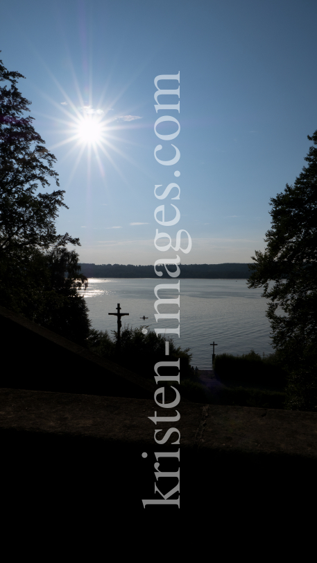 Starnberger See, Bayern, Deutschland / Gedenkstätte von König Ludwig II. by kristen-images.com