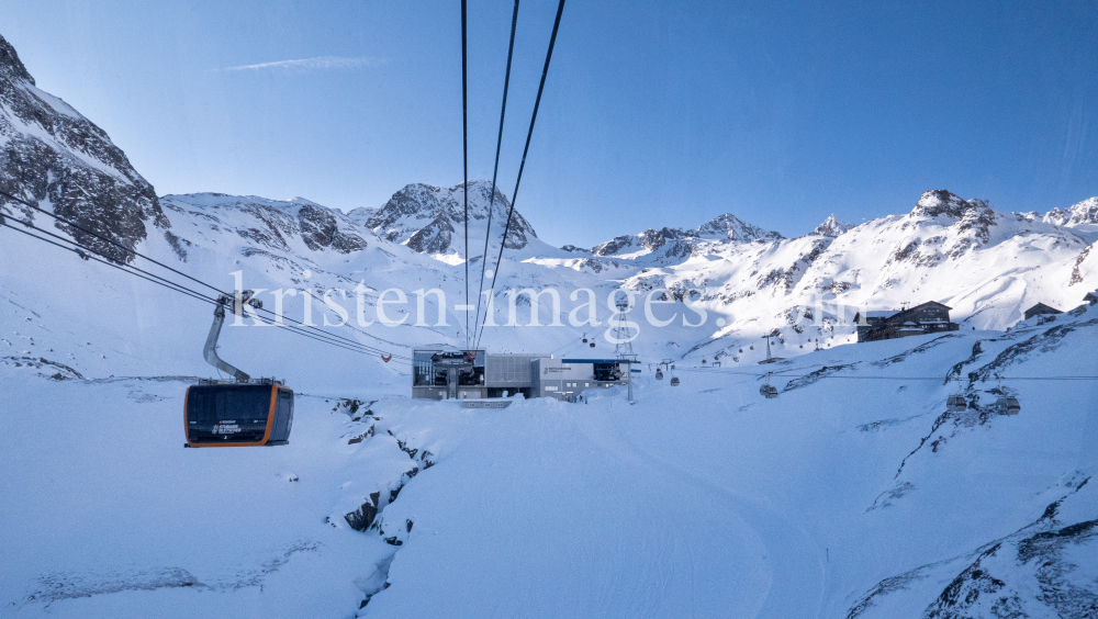 Stubaier Gletscher, Tirol, Austria / 3S Eisgratbahn by kristen-images.com