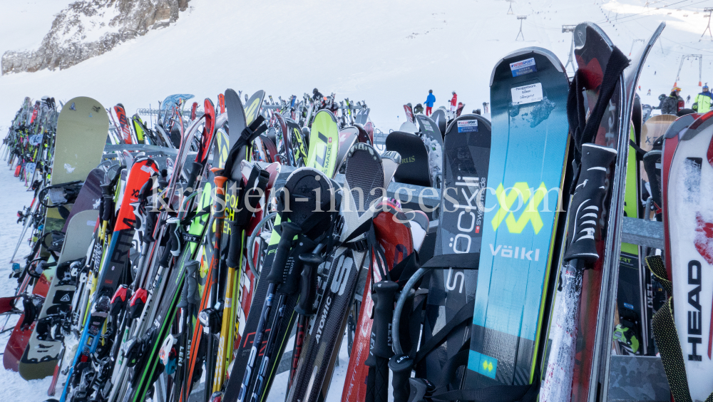 Stubaier Gletscher, Tirol, Austria / Skiständer, Snowboardständer by kristen-images.com