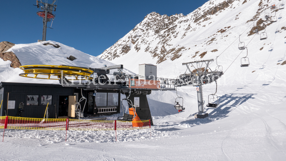 Stubaier Gletscher, Tirol, Austria / Wildspitz Sessellift by kristen-images.com