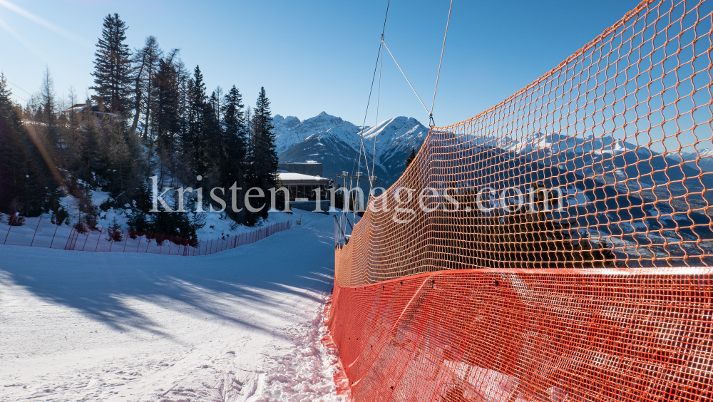 Skipisten Sicherheitsnetze / Patscherkofel, Tirol, Austria by kristen-images.com