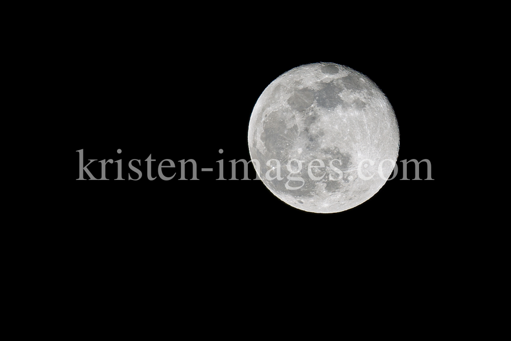 Mond, Vollmond über Tirol, Austria by kristen-images.com