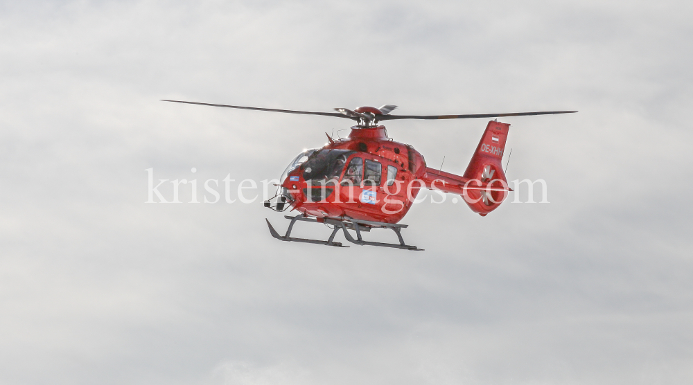 Rettungshubschrauber Heli Austria / Notarzthubschrauber by kristen-images.com