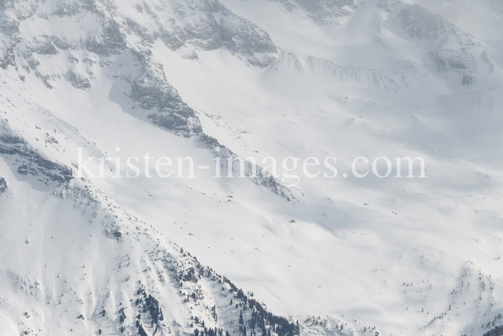 westliche Zillertaler Alpen, Tuxer Hauptkamm, Tirol, Austria by kristen-images.com