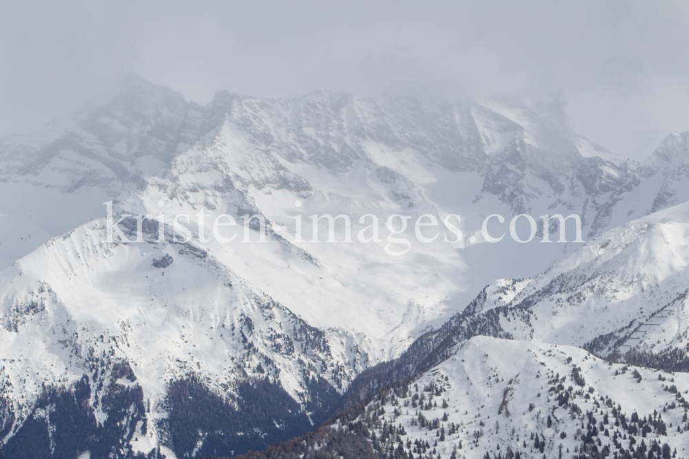 westliche Zillertaler Alpen, Tuxer Hauptkamm, Tirol, Austria by kristen-images.com