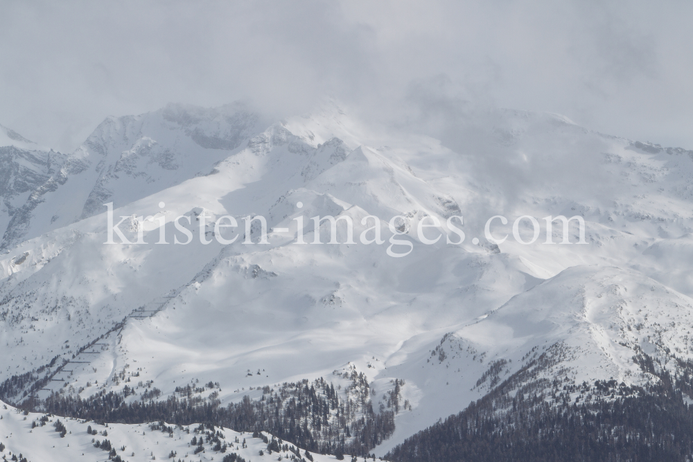 westliche Zillertaler Alpen, Tuxer Hauptkamm, Tirol, Austria by kristen-images.com