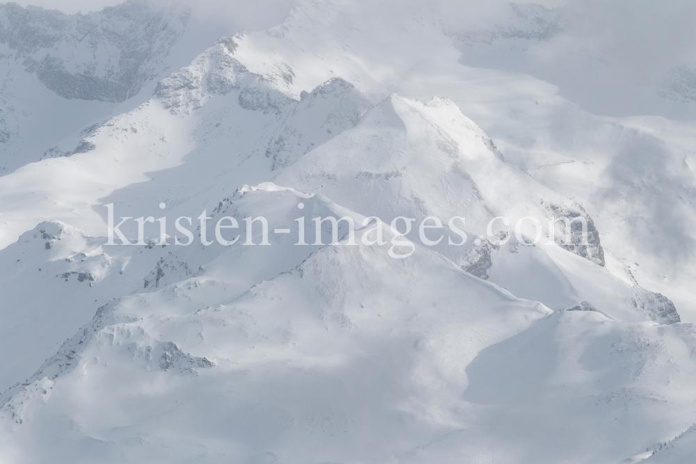 westliche Zillertaler Alpen, Tuxer Hauptkamm, Tirol, Austria by kristen-images.com