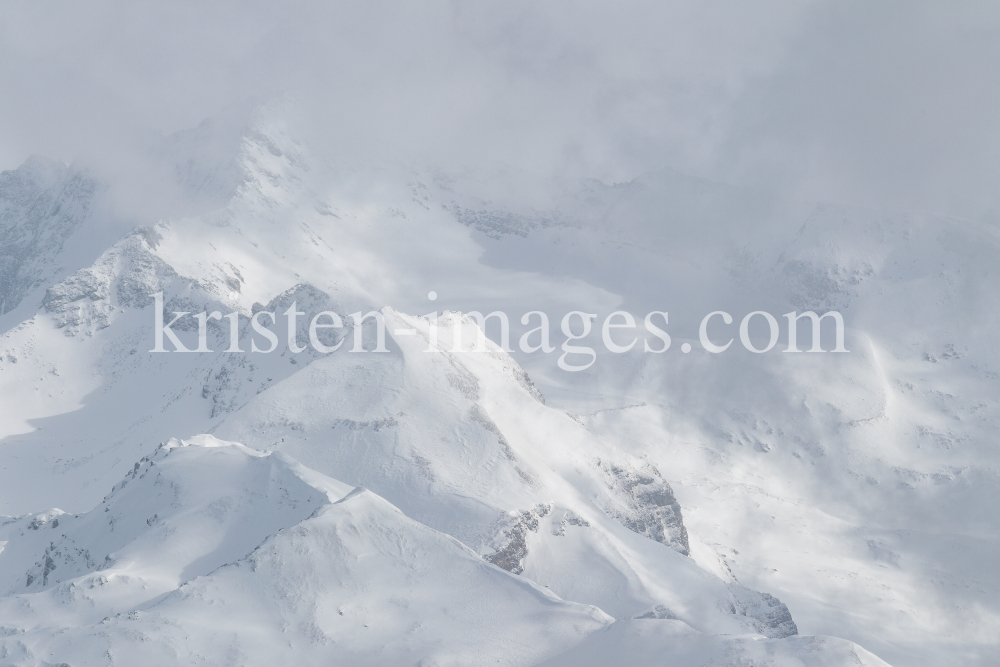 westliche Zillertaler Alpen, Tuxer Hauptkamm, Tirol, Austria by kristen-images.com