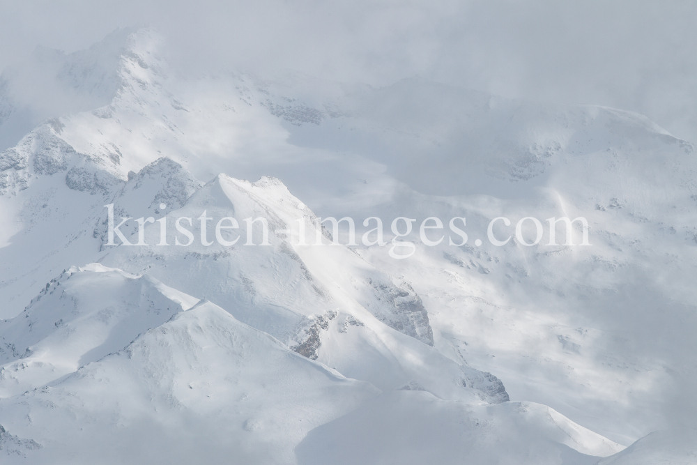 westliche Zillertaler Alpen, Tuxer Hauptkamm, Tirol, Austria by kristen-images.com