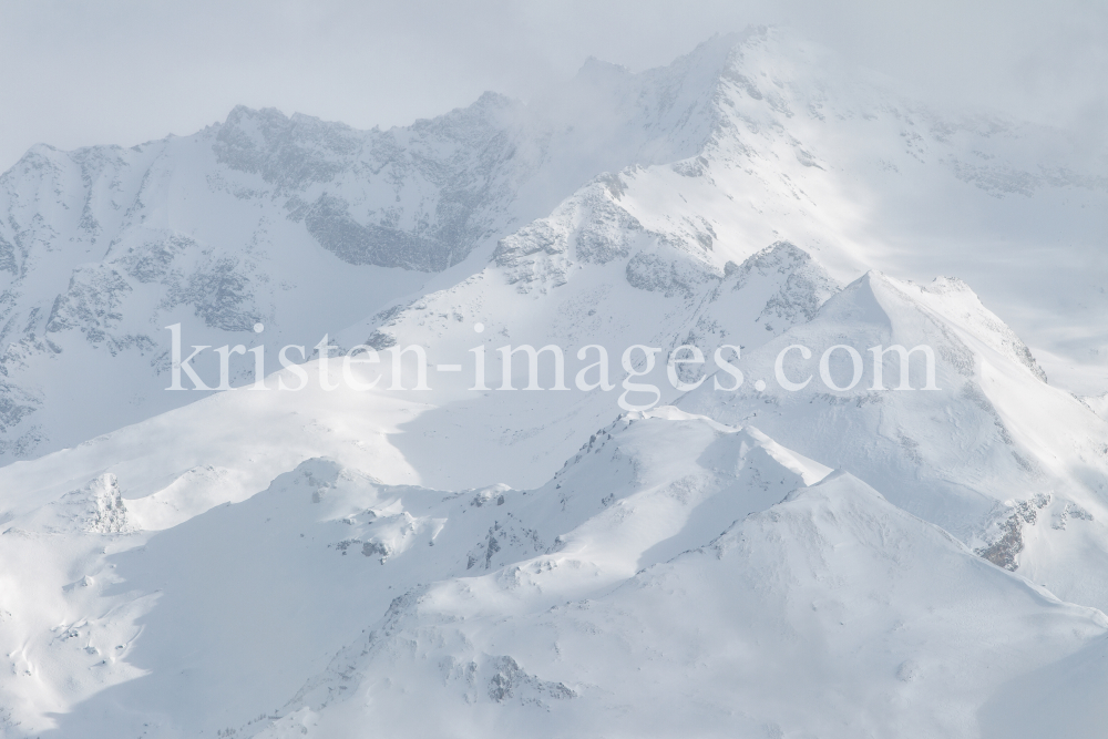 westliche Zillertaler Alpen, Tuxer Hauptkamm, Tirol, Austria by kristen-images.com