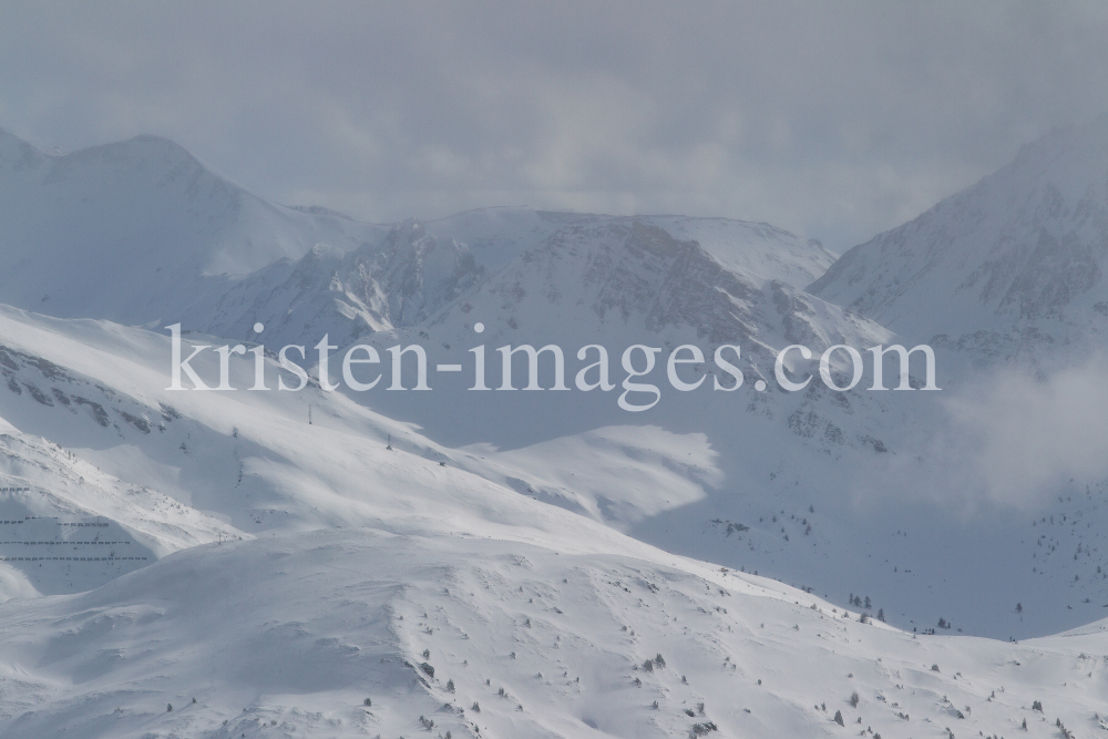 westliche Zillertaler Alpen, Tuxer Hauptkamm, Tirol, Südtirol, Austria, Italien by kristen-images.com