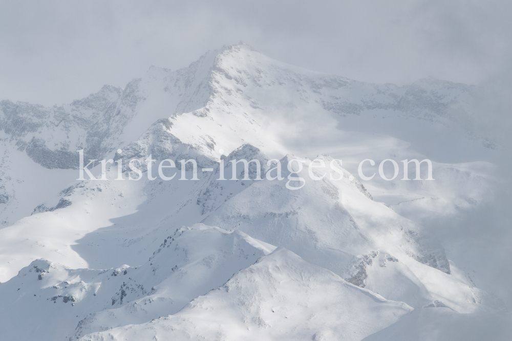 westliche Zillertaler Alpen, Tuxer Hauptkamm, Tirol, Austria by kristen-images.com