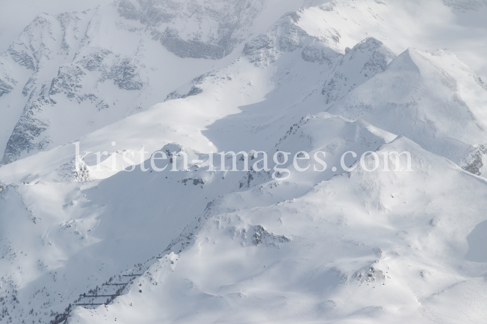 westliche Zillertaler Alpen, Tuxer Hauptkamm, Tirol, Austria by kristen-images.com