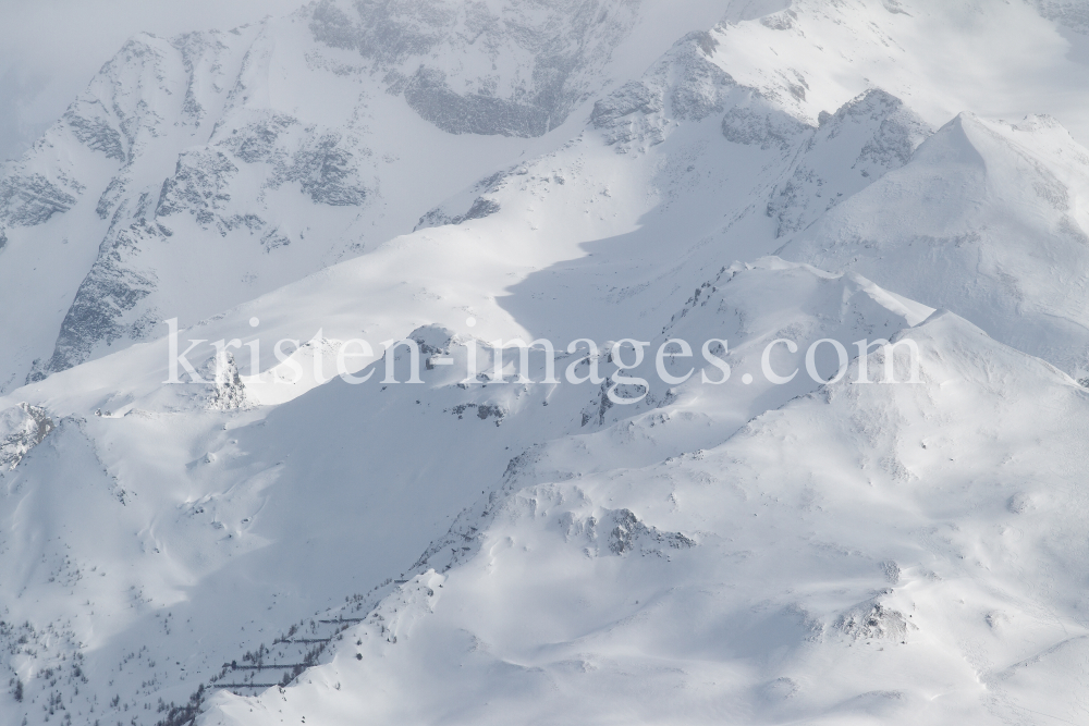 westliche Zillertaler Alpen, Tuxer Hauptkamm, Tirol, Austria by kristen-images.com