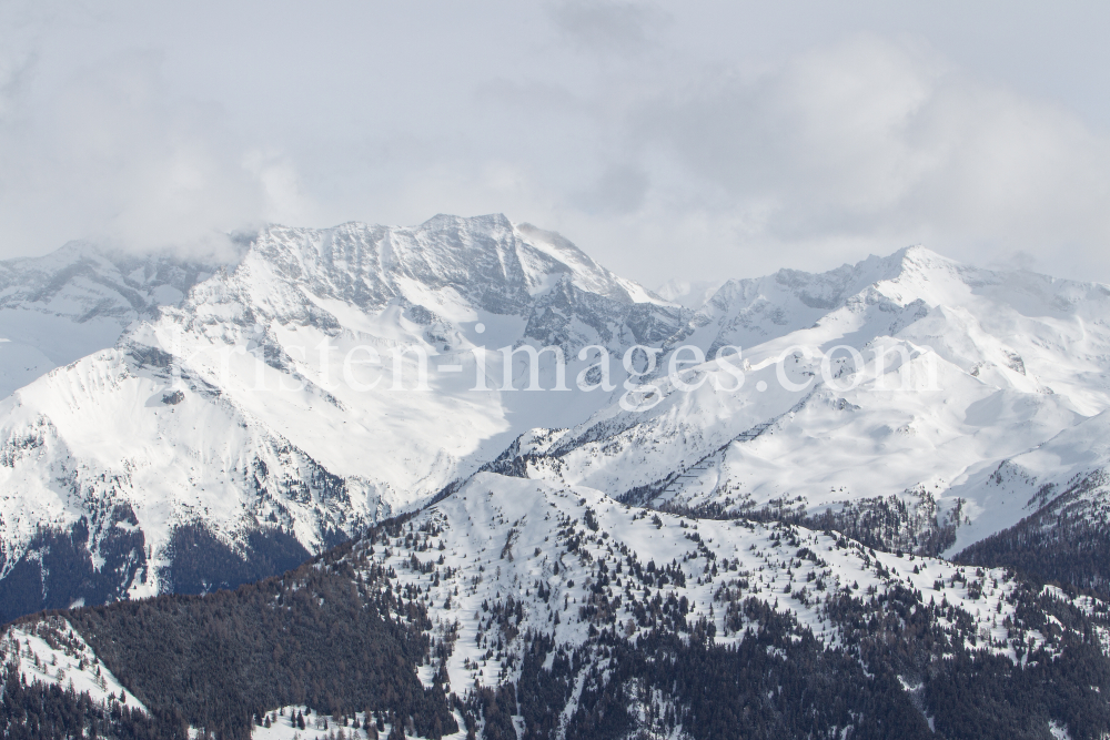 westliche Zillertaler Alpen, Tuxer Hauptkamm, Tirol, Austria by kristen-images.com