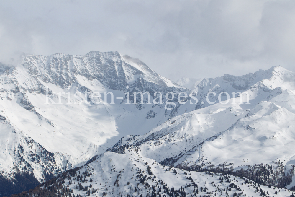 westliche Zillertaler Alpen, Tuxer Hauptkamm, Tirol, Austria by kristen-images.com