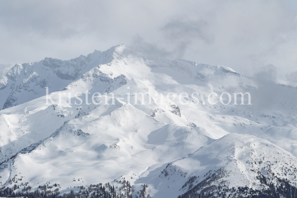 westliche Zillertaler Alpen, Tuxer Hauptkamm, Tirol, Austria by kristen-images.com