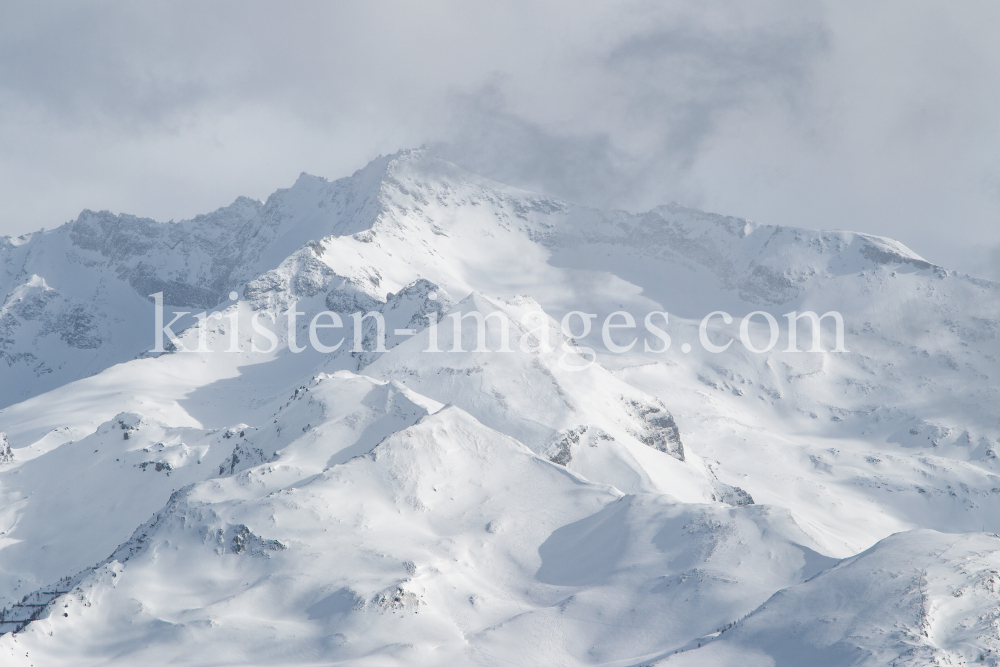 westliche Zillertaler Alpen, Tuxer Hauptkamm, Tirol, Austria by kristen-images.com