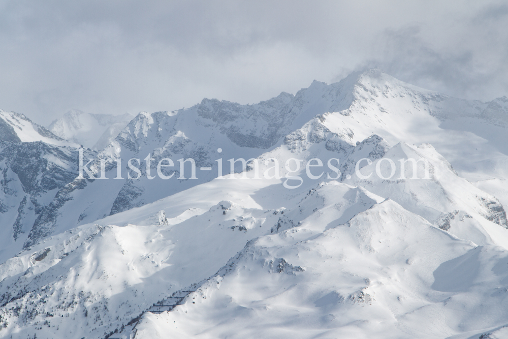 westliche Zillertaler Alpen, Tuxer Hauptkamm, Tirol, Austria by kristen-images.com