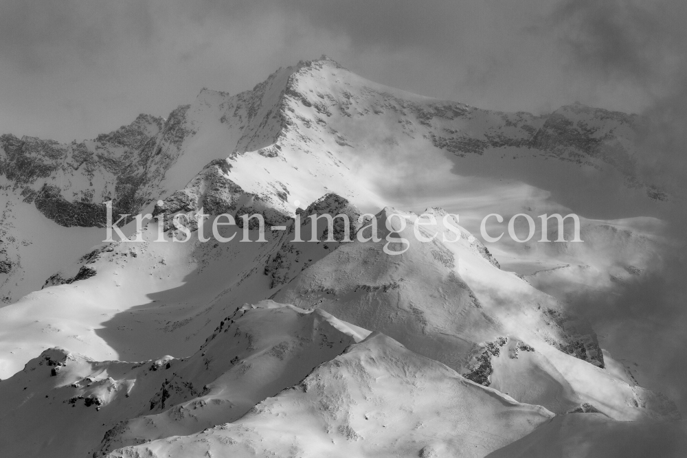 westliche Zillertaler Alpen, Tuxer Hauptkamm, Tirol, Austria by kristen-images.com