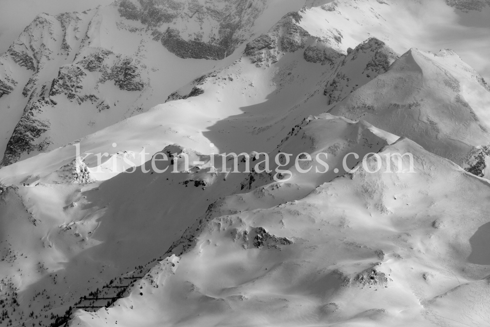 westliche Zillertaler Alpen, Tuxer Hauptkamm, Tirol, Austria by kristen-images.com