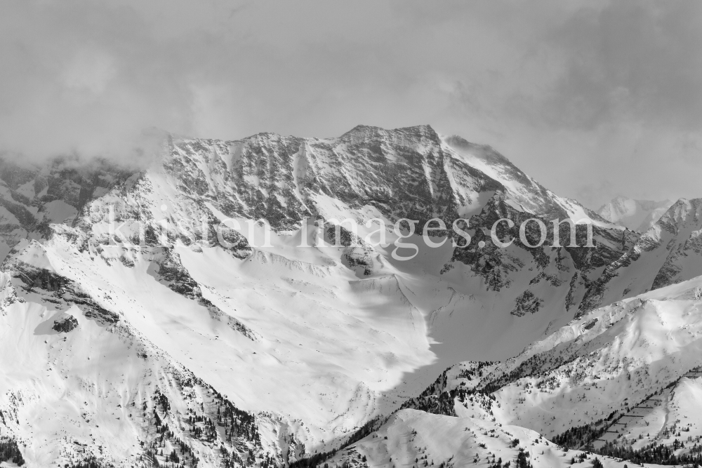 westliche Zillertaler Alpen, Tuxer Hauptkamm, Tirol, Austria by kristen-images.com