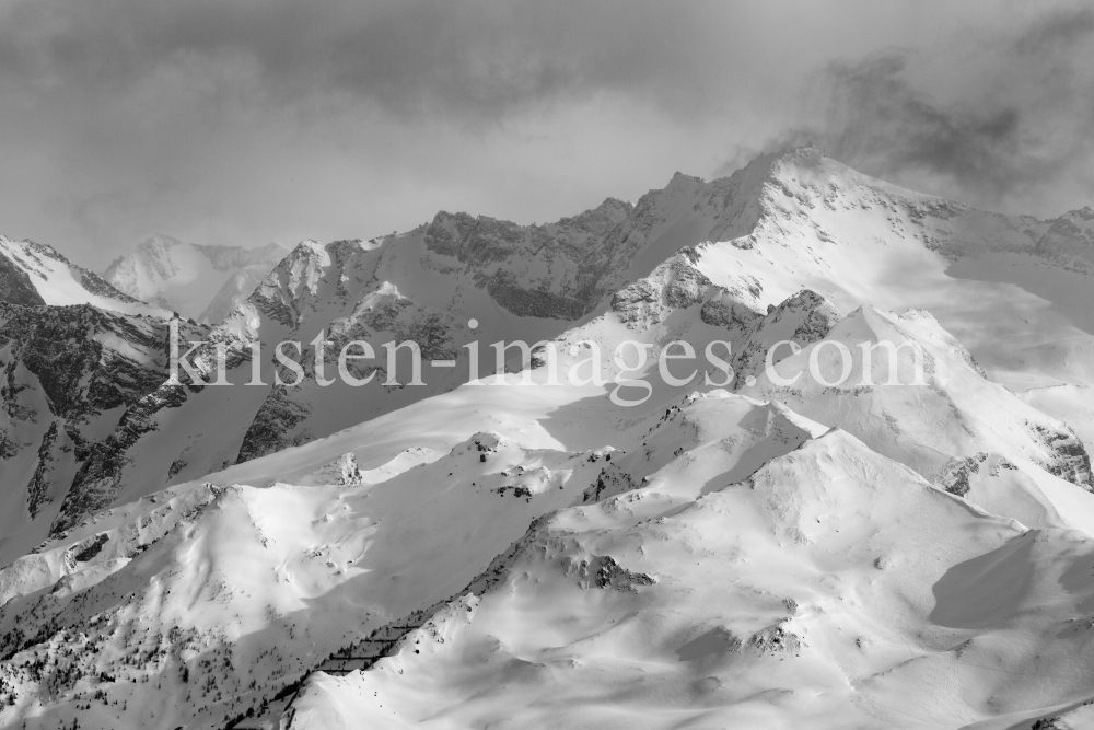 westliche Zillertaler Alpen, Tuxer Hauptkamm, Tirol, Austria by kristen-images.com