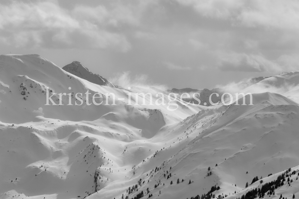 Stubaier Alpen, Tirol, Südtirol, Austria, Italien by kristen-images.com