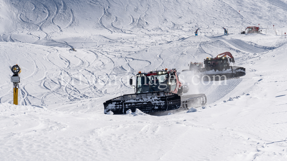 Pistenraupe / Stubaier Gletscher, Stubaital, Tirol, Austria by kristen-images.com