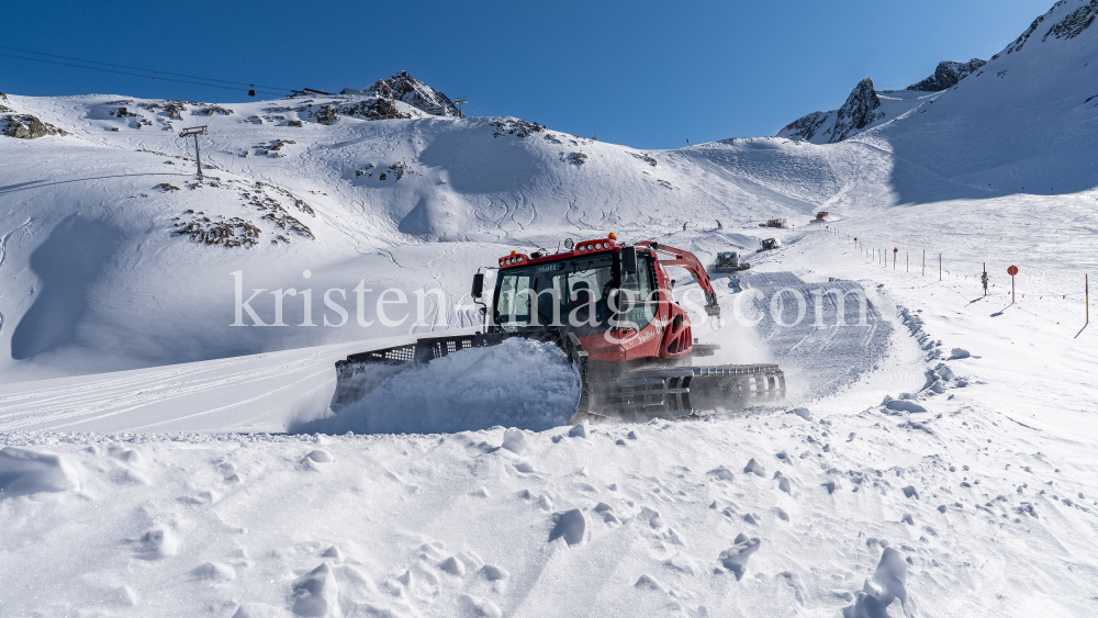 Pistenraupe / Stubaier Gletscher, Stubaital, Tirol, Austria by kristen-images.com