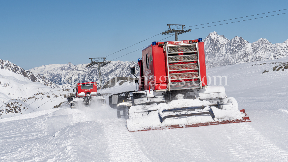 Pistenrettung / Stubaier Gletscher, Stubaital, Tirol, Austria by kristen-images.com