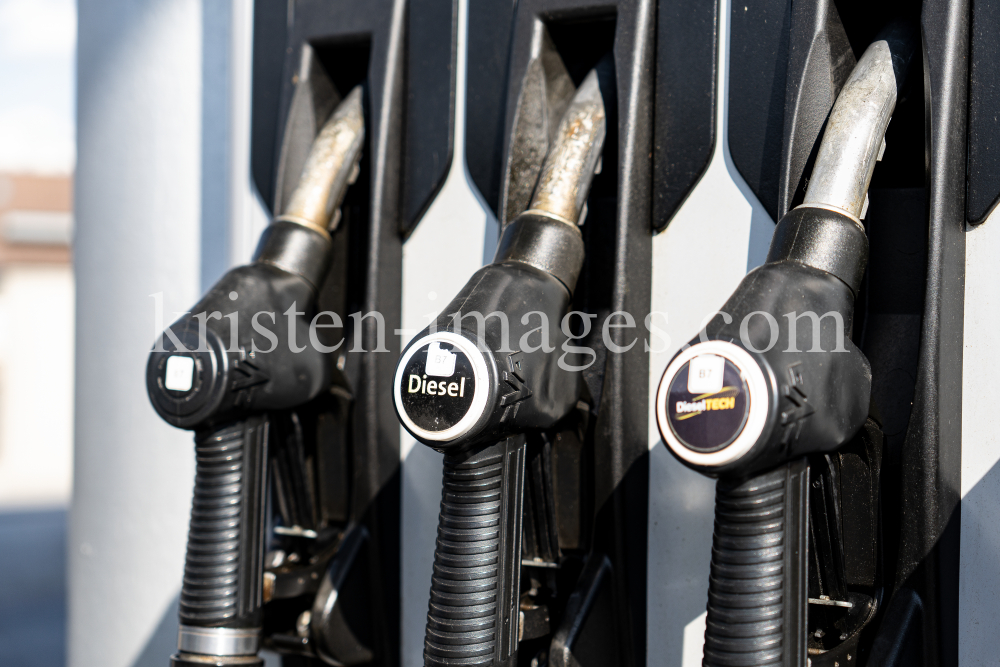 Tanken / Diesel / Tankstelle Aldrans, Tirol, Austria by kristen-images.com