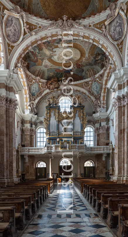 Dom zu St. Jakob in Innsbruck, Tirol, Austria / Osterwoche by kristen-images.com