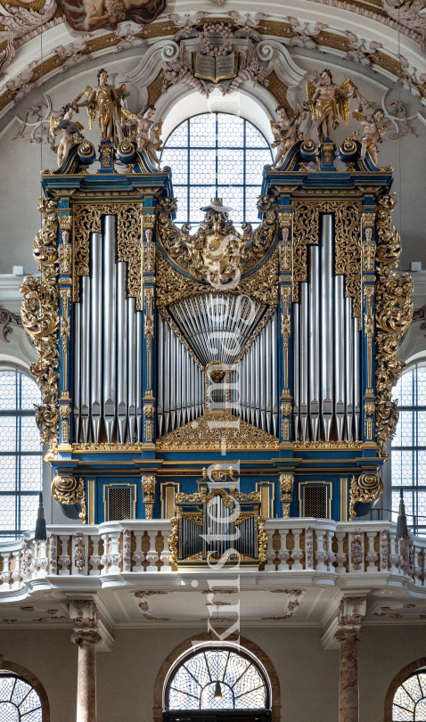 Dom zu St. Jakob in Innsbruck, Tirol, Austria / Osterwoche by kristen-images.com